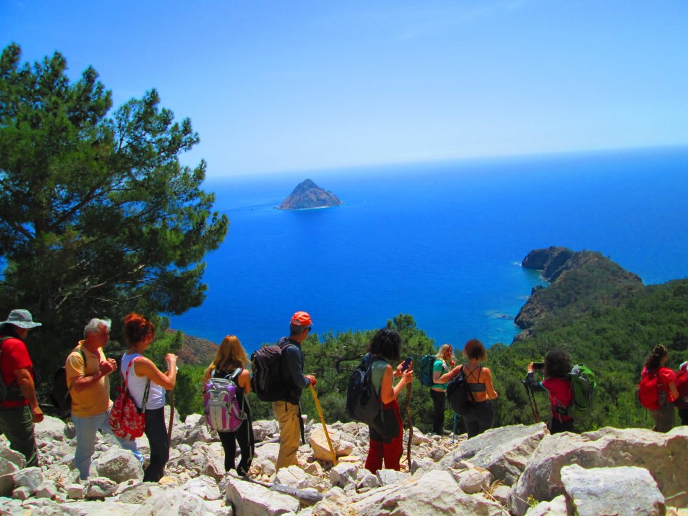 DOĞA YÜRÜYÜŞÜ UZUN PARKUR  ADRASAN - GELİDONYA FENERİ - KORSAN KOYU  (19 KM)